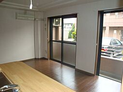 グランティア C 1階1LDKのリビング/ダイニング