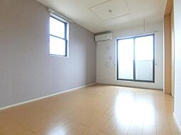 ロイ モンテーニュ III 2階2LDKのリビング/ダイニング