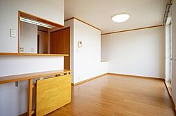 プチレジデンスディーヴァ H 2階1LDKのリビング/ダイニング