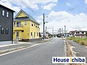 北側12ｍ、西側4m道路に面しています。