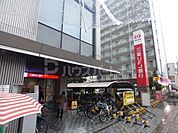 三菱UFJ銀行八幡支店 徒歩2分。 100m