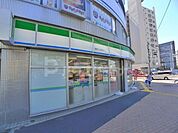 ファミリーマート葛飾たつみ橋店 徒歩9分。 680m