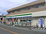 ファミリーマート江戸川松島二丁目店 徒歩3分。 200m