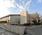 中学校「岡山市立京山中学校まで1243ｍ」