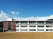 中学校「岡山市立瀬戸中学校まで610ｍ」