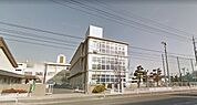 小学校「岡山市立西小学校まで908ｍ」
