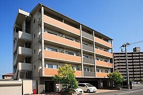 岡山県岡山市北区東古松4丁目（賃貸マンション1LDK・3階・32.40㎡） その1