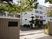 広島市立五日市南中学校（27m）