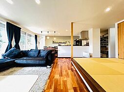 生駒市東生駒二丁目　戸建 4LDKのリビング/ダイニング