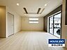 リビング/ダイニング：ポップアップ天井、折り上げ天井も特徴です。
