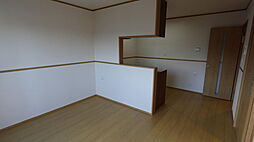 Avenir A102 2階1LDKのリビング/ダイニング