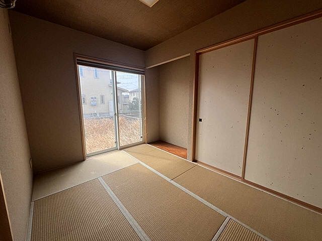 室内 館林市美園町