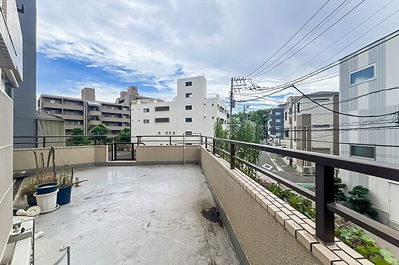 ルーフバルコニ...