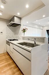 キッチン/水まわりへはLDKからアクセスする動線で、家事効率GOOD。