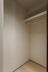 納戸には季節家電などの大きなモノを収納できます。