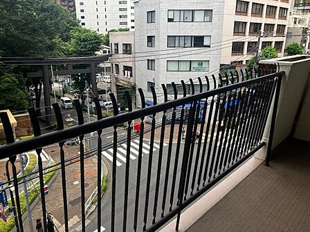 居室に面したバルコニーからの眺望