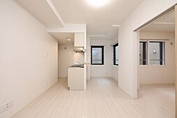 セブンスコート円山 2階1LDKのリビング/ダイニング