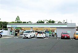 ファミリーマート伏見墨染店まで徒歩7分（約536ｍ）