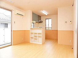 クレソン 2階1LDKのリビング/ダイニング