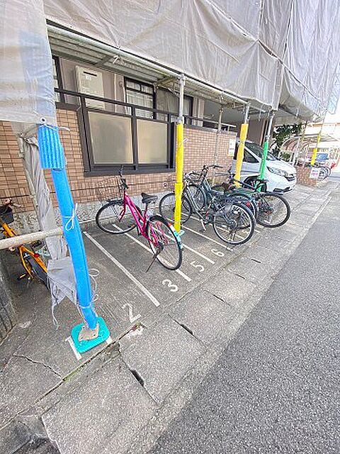 7 / 11