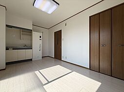 リバーサイド阿山 101 1階ワンルームのリビング/ダイニング