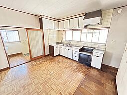 西東京市向台町6丁目中古一戸建 5DKのリビング/ダイニング