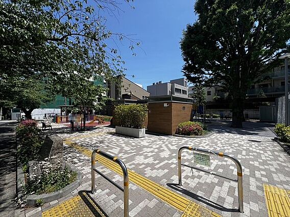 かむろ坂公園 ...