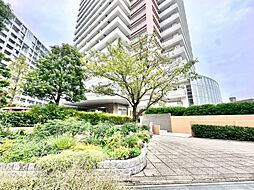 太陽に愛された邸は、陽当り・通風に優れた魅力的で快適さを追求した邸宅でした。ここに住むからこそ意味がある。そんな特別感に浸りながら、毎日を愉しんでいただきたいです。