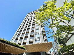 「落ち着いた邸宅のイメージがコンセプト」ゆとりと落ち着き、そして存在感をあわせもった邸宅。と聞いて思い浮かぶキーワードをコンセプトとした邸で過ごす日常をお楽しみください。