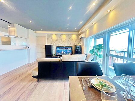 家族とのコミュニケーションを促進する拘り設計。快適な居住空間を演出し、都市型生活をより潤いある時間へ代えてくれます。