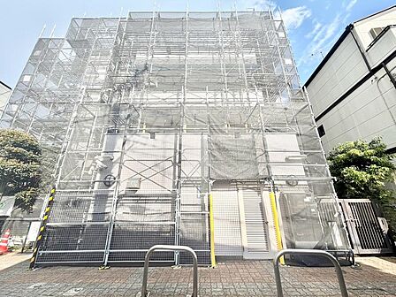 街に溶け合う美しい景観を生みだしているにも関わらず、採光や風通しを考えて設計された間取り。優雅なひと時をお過ごしいただける筈です。