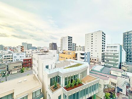 おしゃれな雰囲気や自然の潤い、親しみやすさといった個性を、街に新たな価値を齎し続けることでしょう。