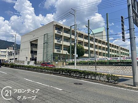 神戸市立鷹匠中学校 徒歩15分。 1140m