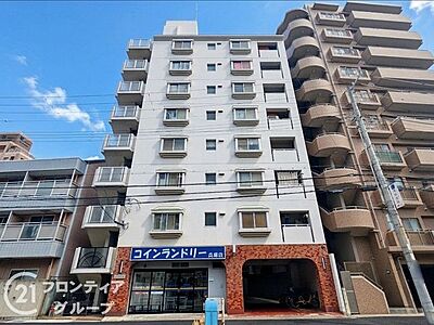 外観:都市の空に映える白亜のフォルムが街並みに品格を添えています。駅徒歩5分という利便性を享受しながら、洗練された暮らしを予感させる美しい佇まいは住まう人の誇りとなることでしょう 外観:都市の空に映える白亜のフォルムが街並みに品格を添えています。駅徒歩5分という利便性を享受しながら、洗練された暮らしを予感させる美しい佇まいは住まう人の誇りとなることでしょう