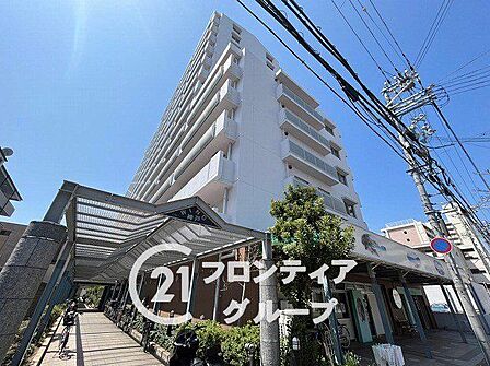 駐輪場は、住民の皆様の自転車を安全に保管できるスペースです。広々とした設計で、出し入れがしやすく、使い勝手が良いです。