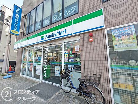 ファミリーマート甲南山手店 徒歩5分。 370m