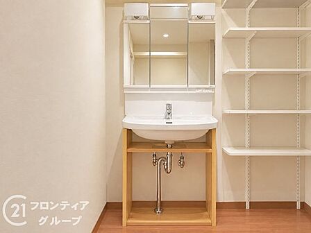 はじめてのマイホーム購入は、わからないことだらけで当然です。資金計画から物件選びまで、順を追ってスタッフが一緒に考えていきます