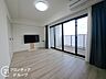 リビング/ダイニング：約11.4帖のバルコニーに面したリビングです。南向きのため日当たり良好で明るい空間です！