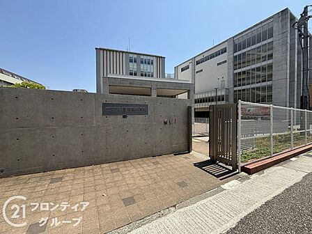 神戸市立湊翔楠中学校 徒歩11分。 810m