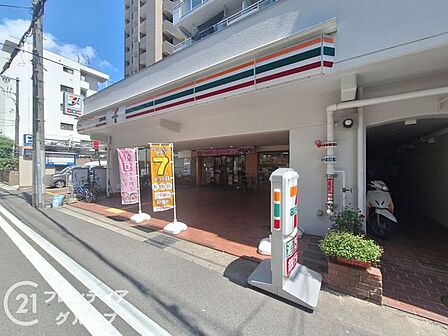 セブンイレブン神戸八雲通1丁目店 徒歩0分。 1m