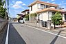 外観：前面道路を含む現況写真