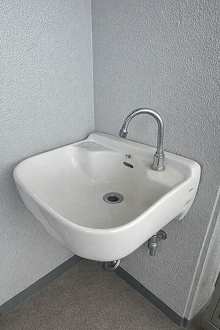 バルコニーシンク付きで、お掃除やガーデニングにも便利です。