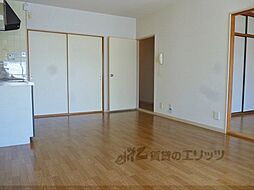 ロイヤルクレール 303 3階2LDKのリビング/ダイニング