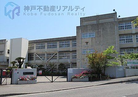 西宮市立北夙川小学校 徒歩10分。 790m