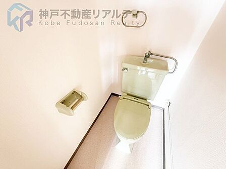 ◆白を基調としたシンプルで清潔感あるトイレ