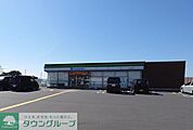 ファミリーマート 羽生上岩瀬店 徒歩15分。 1130m