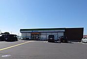 ファミリーマート 羽生上岩瀬店 徒歩14分。 1110m