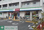 カスミファミリーマートプラス白岡駅西口店 徒歩25分。 1990m