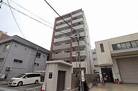 江坂 和  ｜ 大阪府吹田市南金田２丁目25番5号（賃貸マンション1LDK・8階・37.87㎡） その1