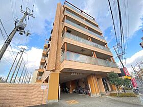 ラ・セーヌ蛍池  ｜ 大阪府豊中市螢池北町３丁目3番10号（賃貸マンション2LDK・3階・45.82㎡） その1